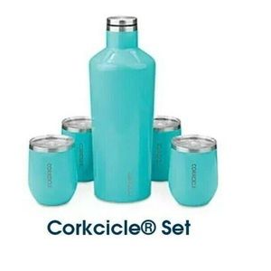 Seamless cup with lid